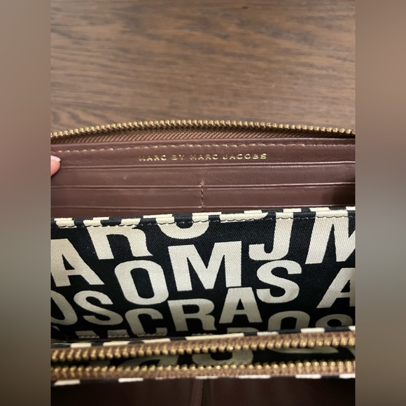 Marc by Marc Jacobs Wallet - Picture 4 of 7